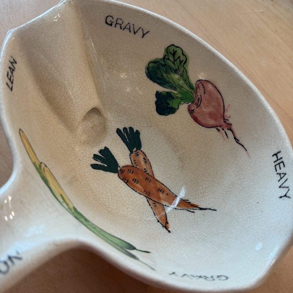 Vintage Mid-Century Gravy Separator with Vegetable Design. Made in Japan. - Picture 2 of 9